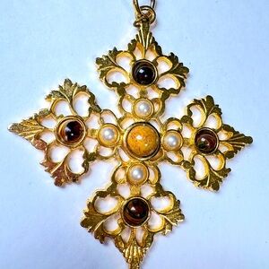 Express Gold tone and faux Pearl vintage statement piece Pendant